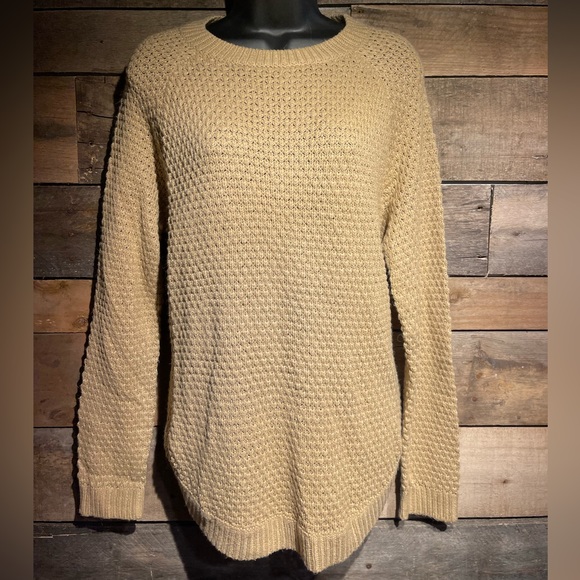 Sweater - Picture 1 of 3